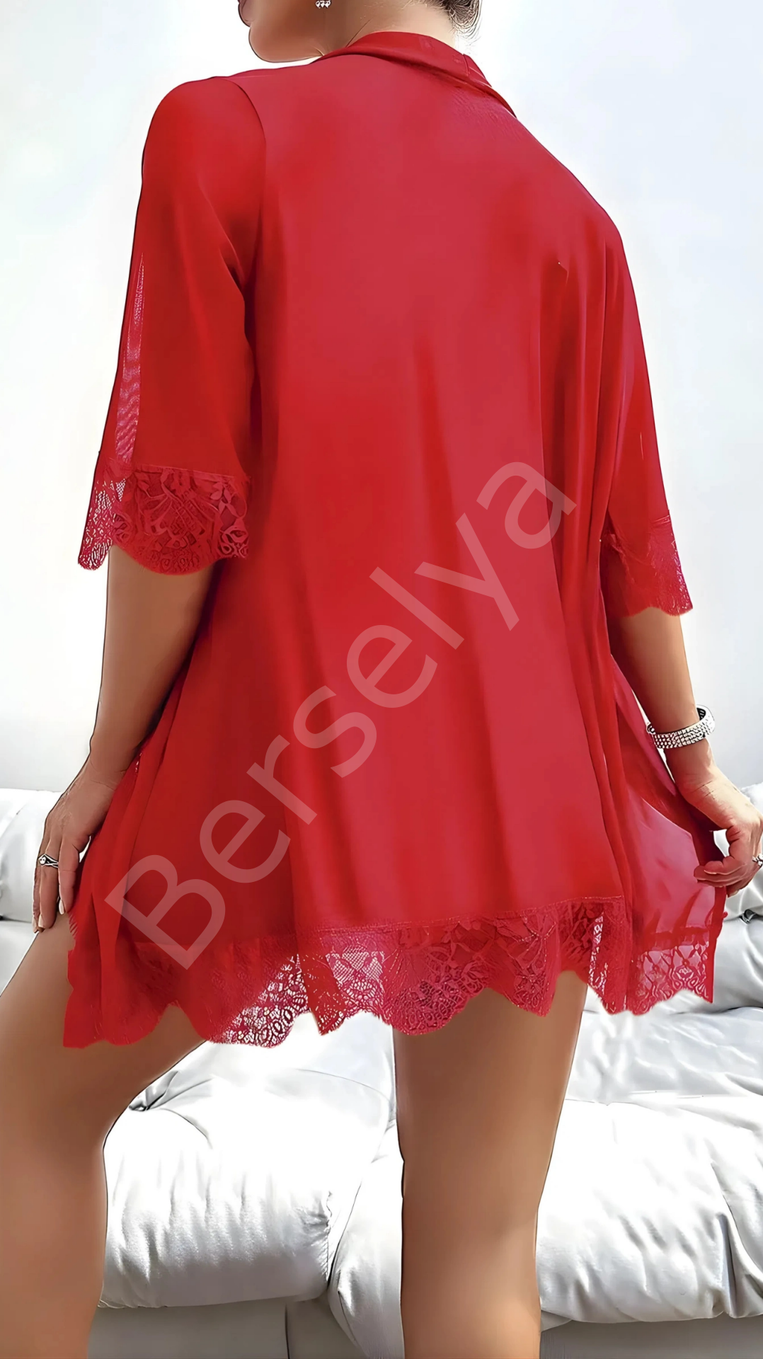 Luna Lora Crimson Lace Desire Özel Tasarım Dantel İşlemeli Göğüs Dekolteli Sabahlıklı Kırmızı 2’li Tül Gecelik Takımı