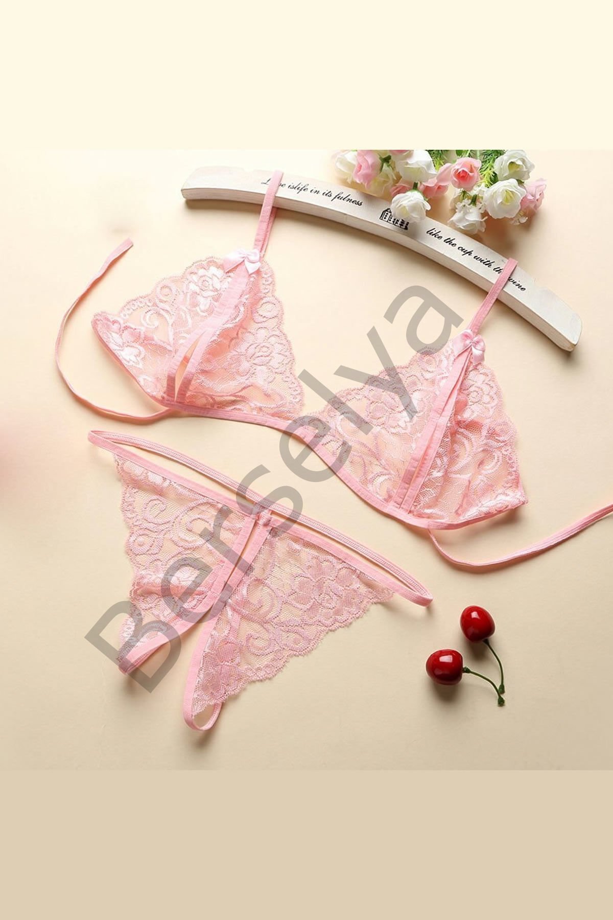 Kadın Pembe Dantelli Sütyen Külot Takımı