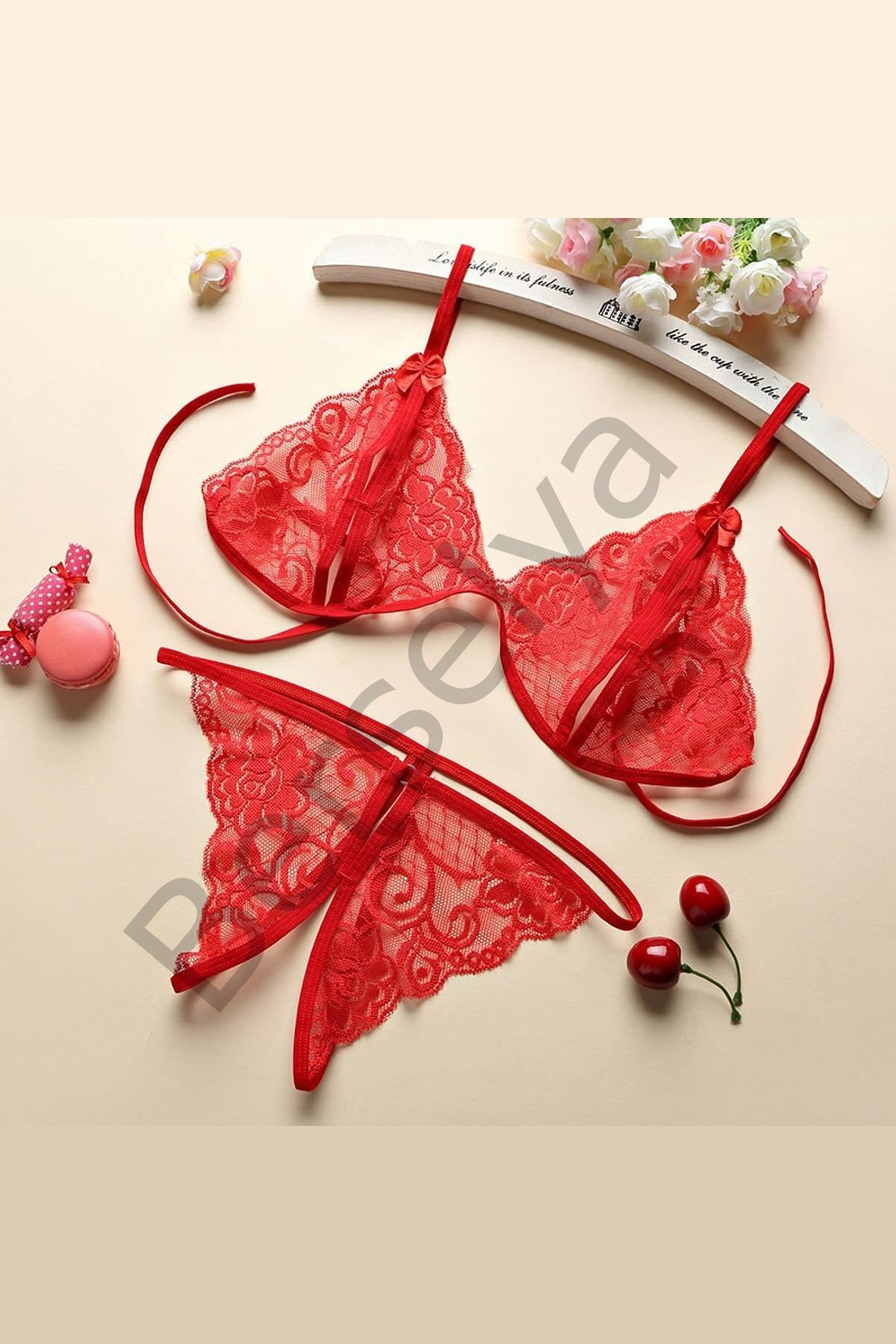 Kadın Kırmızı Dantelli Sütyen Külot Takımı