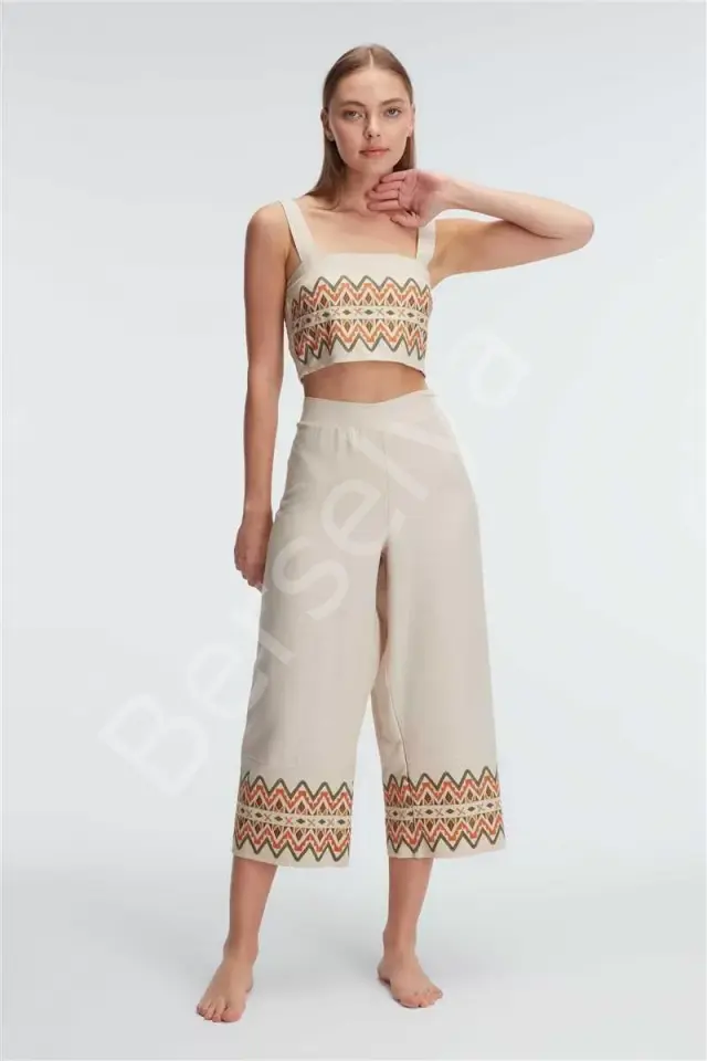 Askılı Oyuk U Yaka Geometrik Yazlık Uzun Nakış Detaylı Pijama Takımı