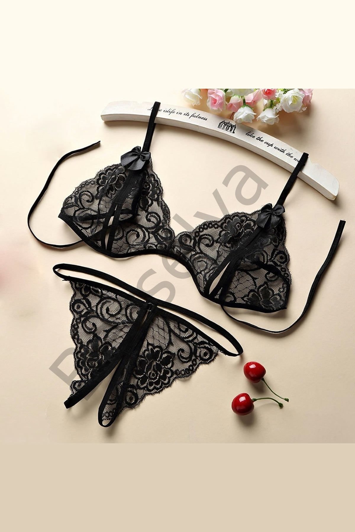 Kadın Siyah Dantelli Sütyen Külot Takımı