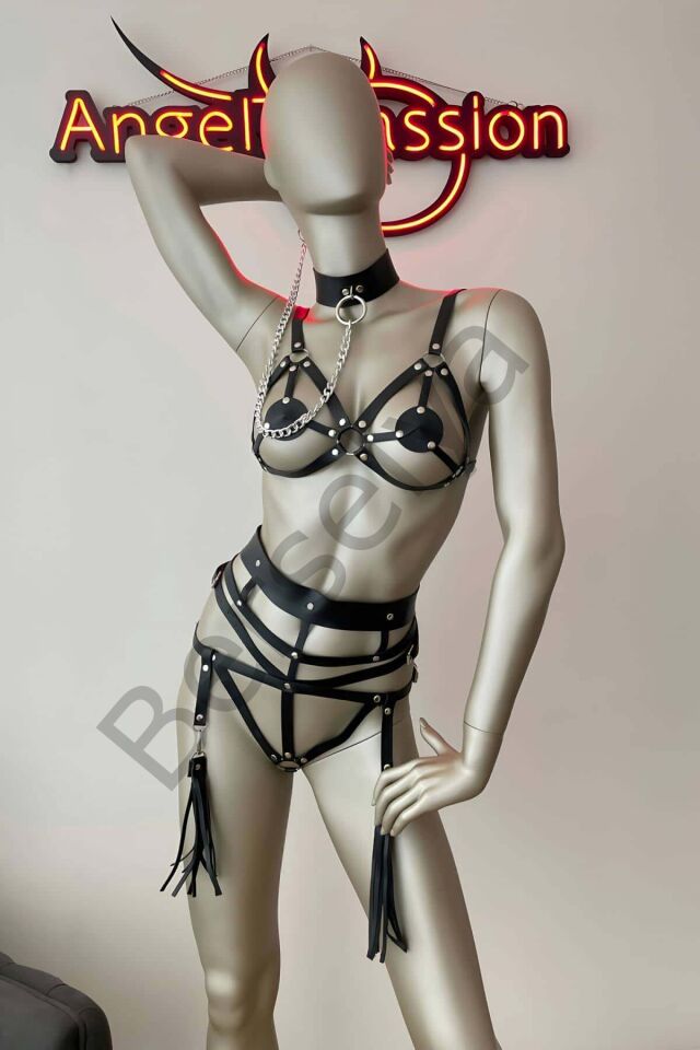 Erotik İç Giyim Fantezi Deri Püsküllü Harness