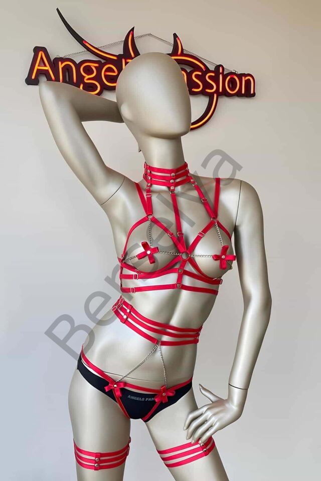 Kırmızı Fiyonk Detaylı Şık Lastik Vücut Harness