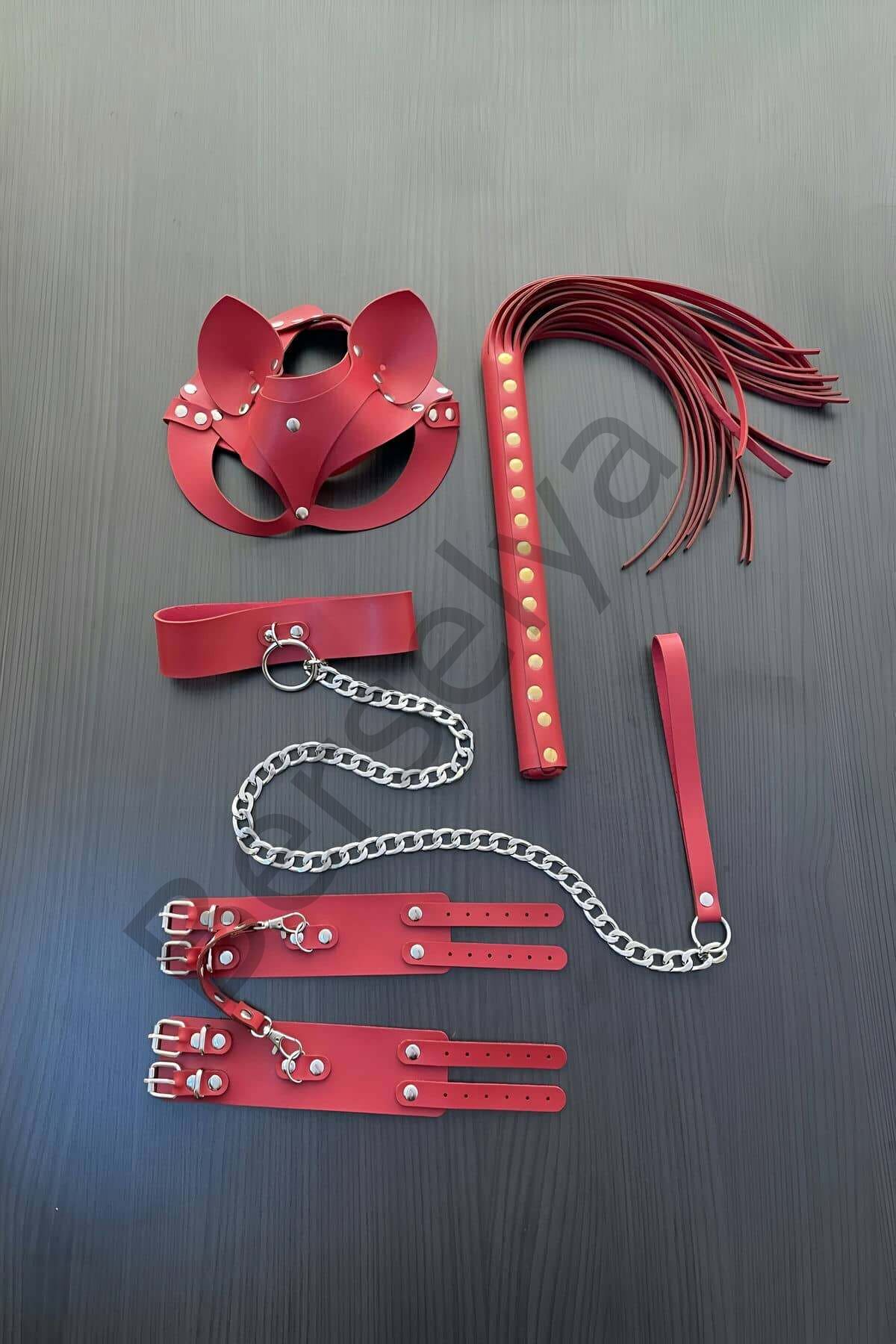 Kırmızı Fantezi Set, Kırbaç - Kelepçe - Tasma - Maske Takım - Brf1246