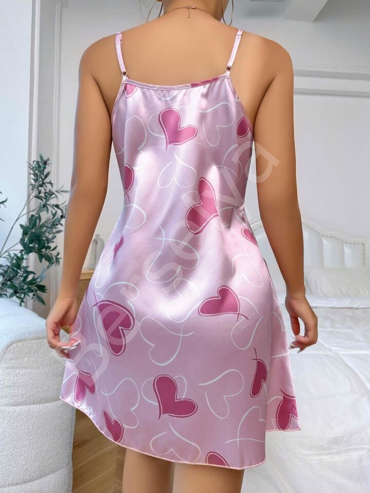 Kadın Pembe Saten Askılı Fuşya Kalp Desen Baskılı Gecelik 2217