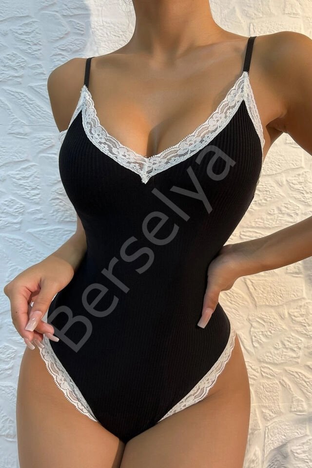 Kadın Beyaz Dantel Işlemeli Siyah Tulum Gecelik