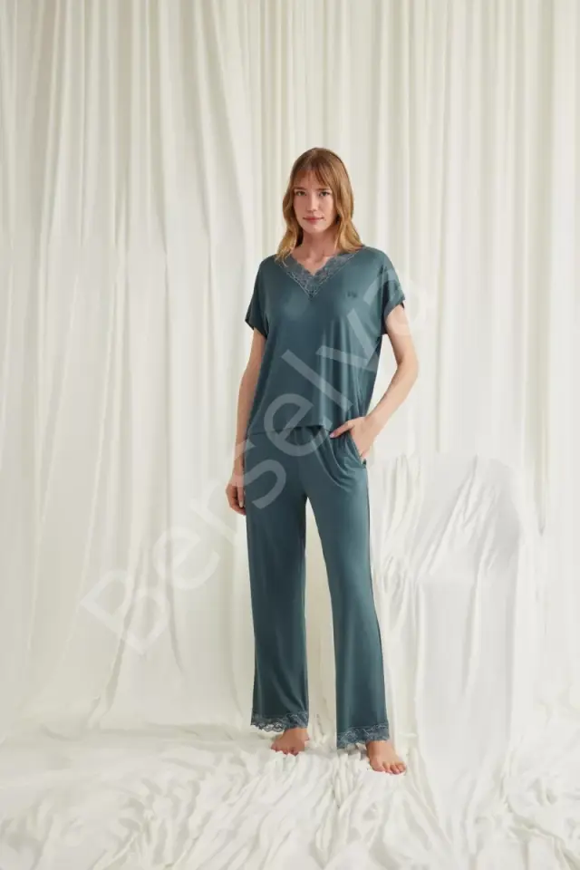 Kısa Kollu V Yakalı Dantelli Pijama Takımı