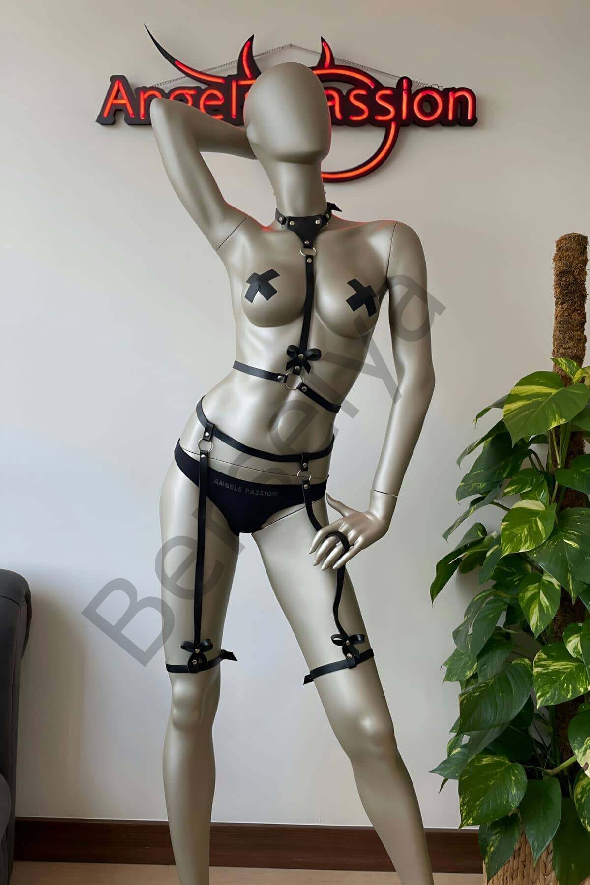 Fiyonk Detaylı Deri Jartiyer Harness İç Giyim