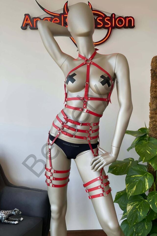 Fantazi İç Giyim Modelleri Kırmızı Deri Fantezi Giyim - Brf524