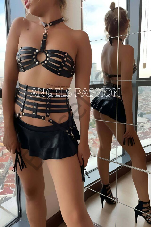 Püskül Detaylı Siyah Deri Korse Sütyen Harness Takım