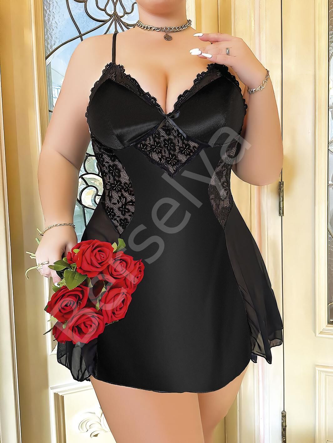 Büyük Beden Siyah Dantel İşlemeli İnce Askılı Saten Gecelik