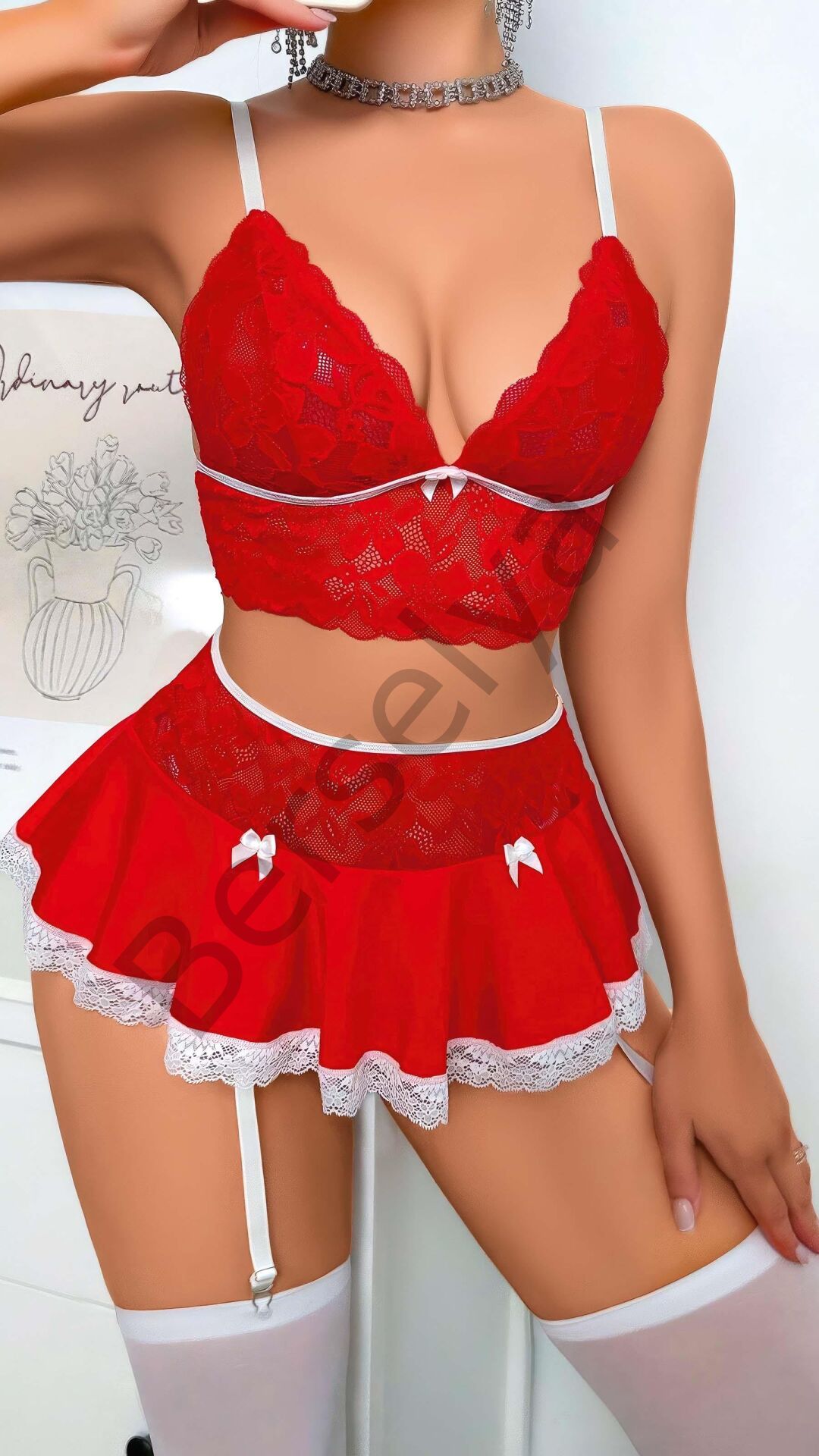 Kırmızı Dantel İşlemeli Büstiyerli Etekli Fantezi Kostüm
