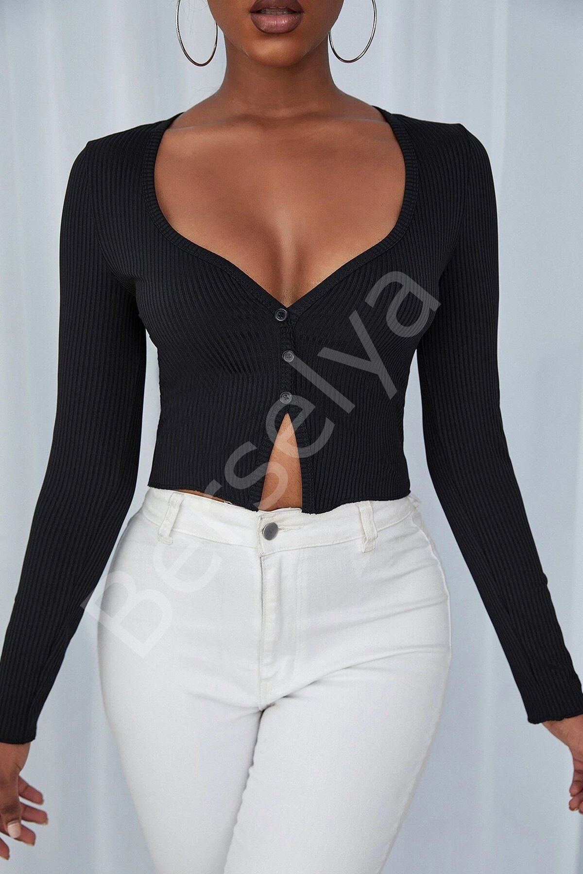 Kadın Siyah Uzun Kollu Düğmeli Göğüs Ve Göbek Dekolteli Crop Top Bluz