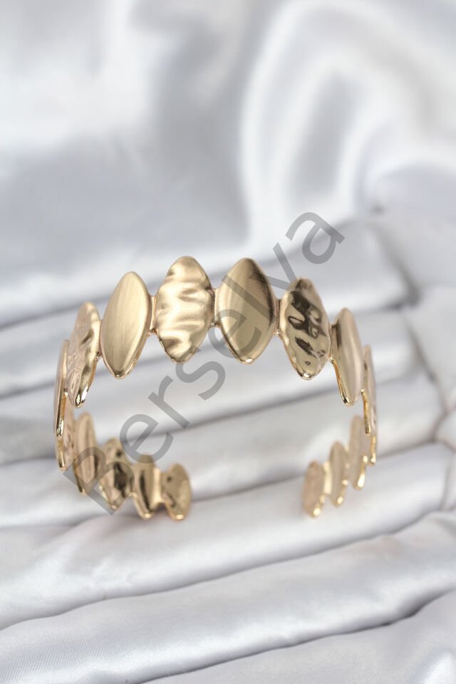 Pirinç Gold Renk Parçalı Model Kadın Bileklik