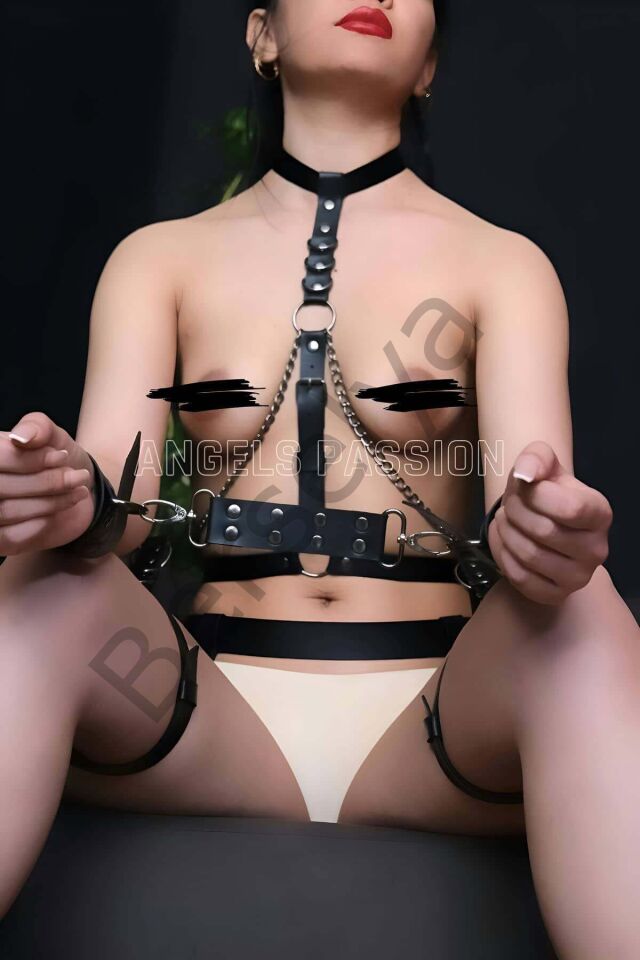 Seksi Deri Jartiyer Takım, Kelepçeli Deri Jartiyer Takım - Brf1068