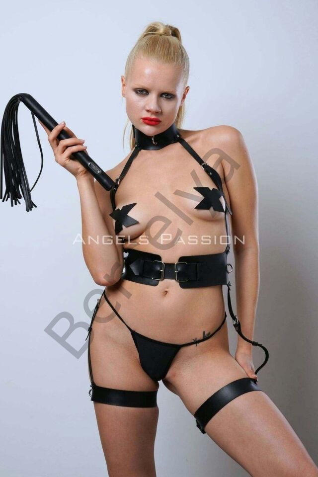 Kırbaçlı Ve Kelepçeli Slave Harness Takım, Deri Fantezi İç Giyim - Brf1362