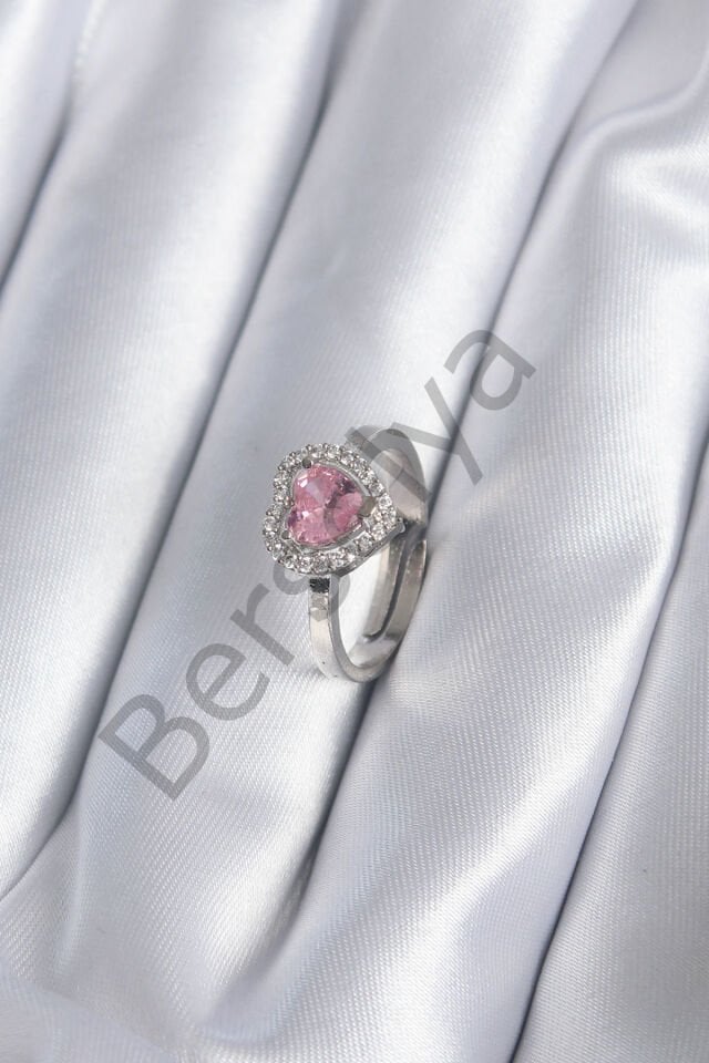 Pirinç Gümüş Renk Pembe Zirkon Taşlı Charm Model Kadın Yüzük