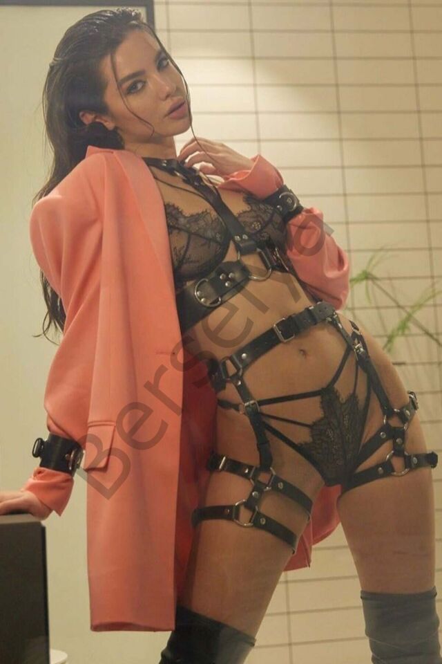 Büyük Halkalı Geniş Şeritli Fantezi Deri Harness Takım - Brf692
