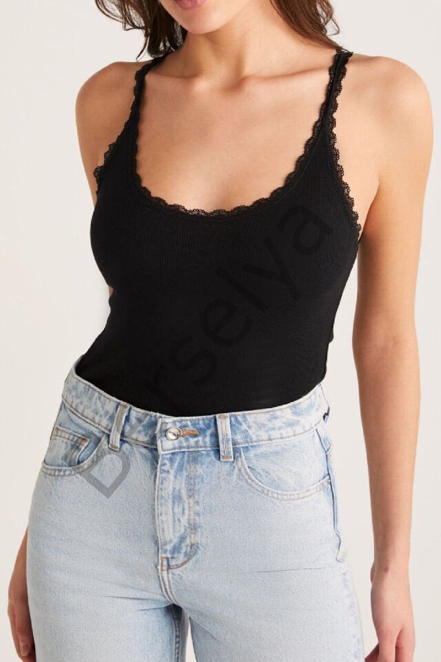 Kadın Siyah Normal Kalıp Dantel Detaylı Ince Askılı Oyuk Yaka Atlet