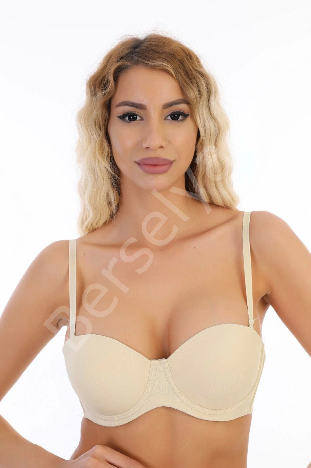 192 Desteksiz Straplez Sütyen