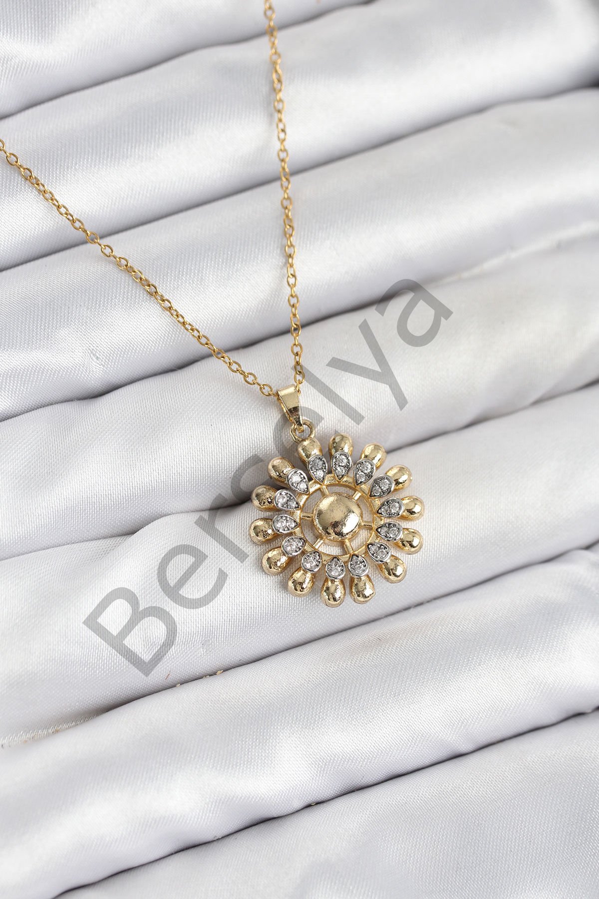 316L Çelik Zincir Gold Renk Güneş Model Kadın Kolye