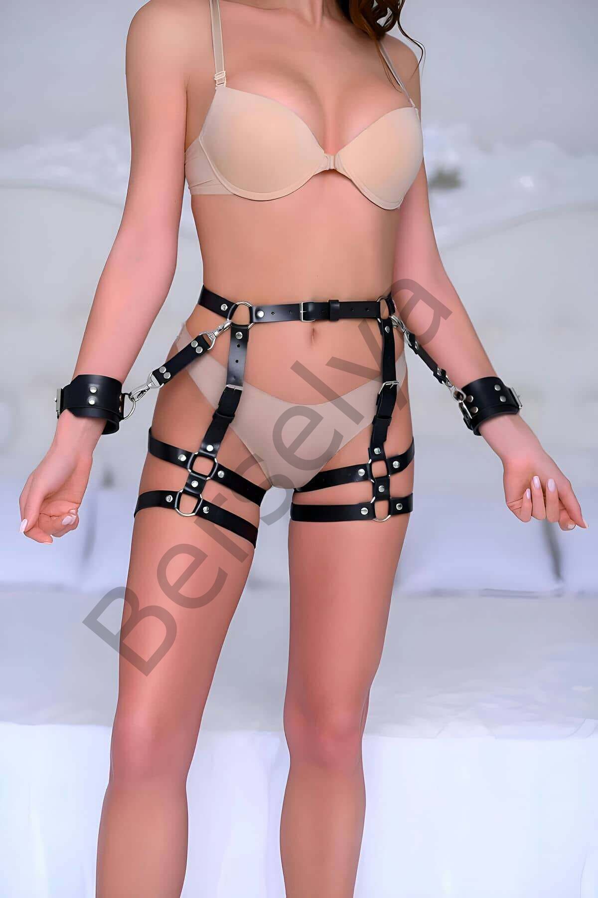 Kelepçeli Fantazi Harness, Deri Fantezi İç Giyim - Brf1022