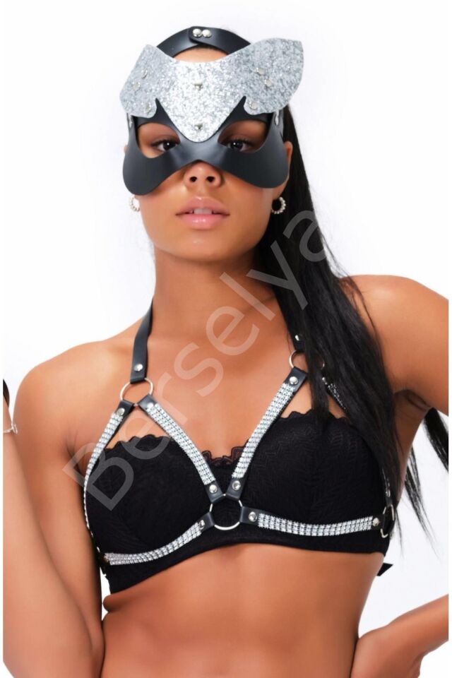 Maske Ve Kırbaçlı Göğsü Taşlı Harness 800357