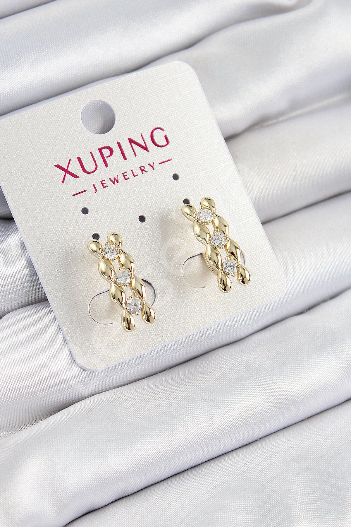 Xuping Zirkon Taşlı Sıralı Damla Model Gold Renk Kadın Küpe