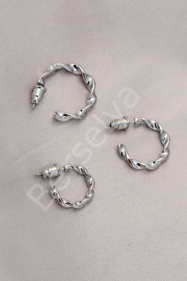 Burgu Model Gümüş Metal Küpe Seti