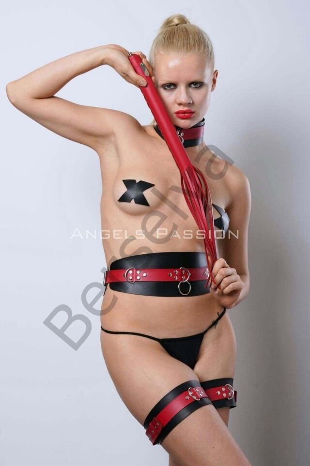 Kırbaçlı, Kelepçeli Full Set, Deri Fantezi Slave Set - Brf1342