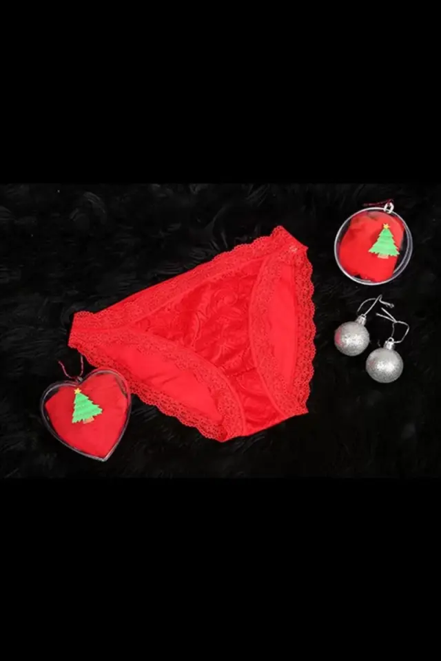 Kadın Yılbaşı 2'li Özel Kalp Kutulu Slip - Pijama Hediye Seti