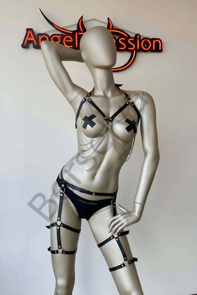 Erotik Giyim Zincirli Büstiyer Jartiyer Takım
