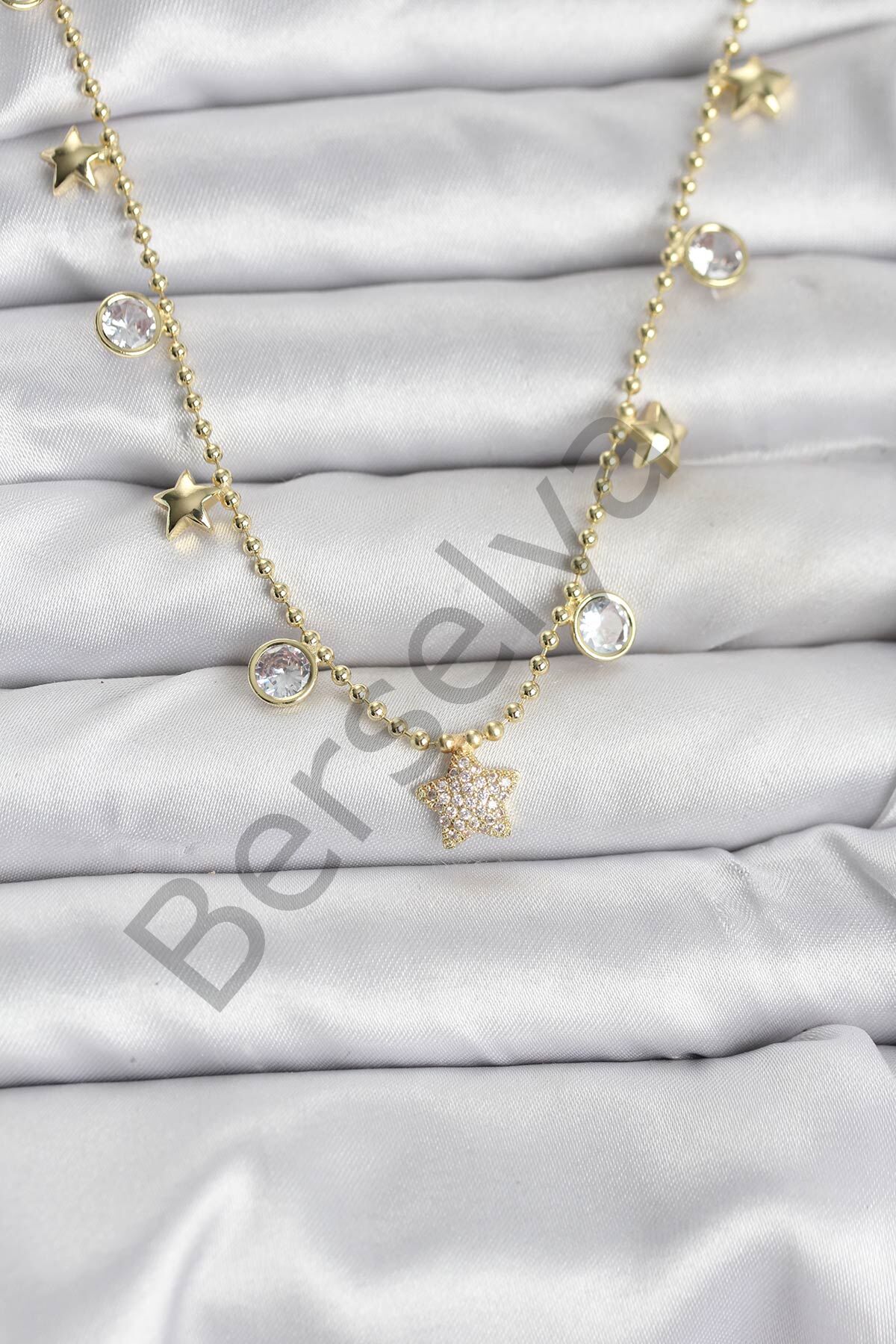 Pirinç Gold Renk Yıldız Model Kadın Kolye