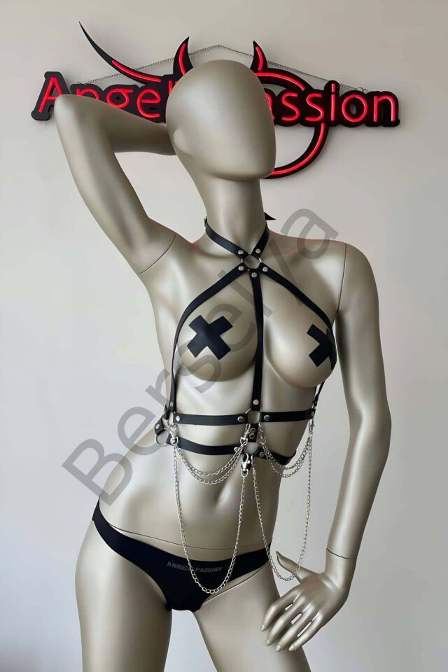 Siyah İç Çamaşır Modelleri Fantazi Deri Harness