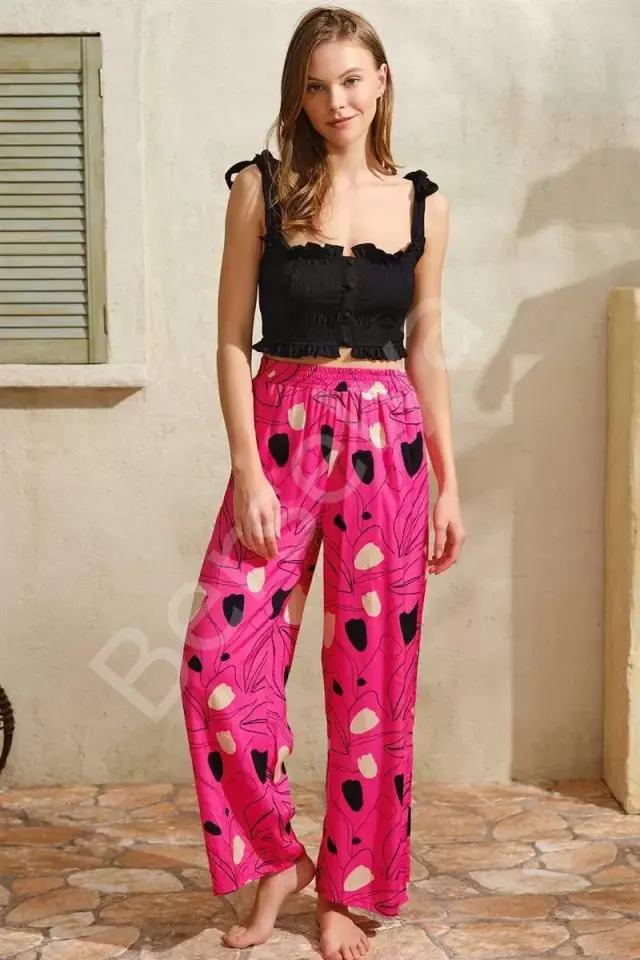 Kalın Askılı Viskon Çiçek Desenli Sırt Aksesuarlı Yazlık Dantel Detaylı Pijama
