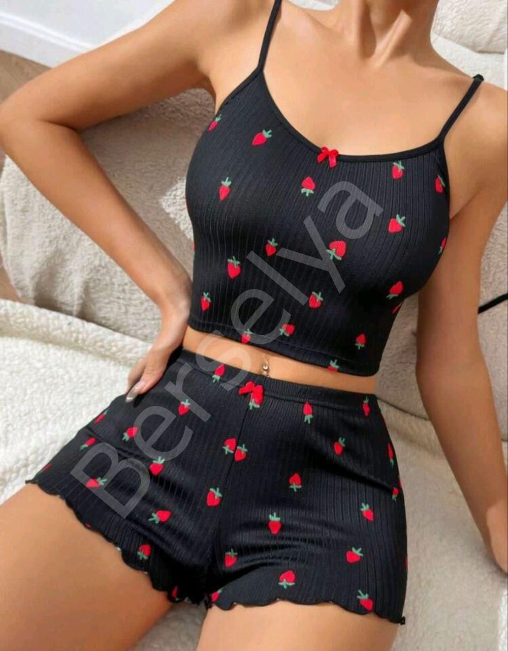 Kadın Siyah Çilek Desenli Seksi Gecelik Takım 6644