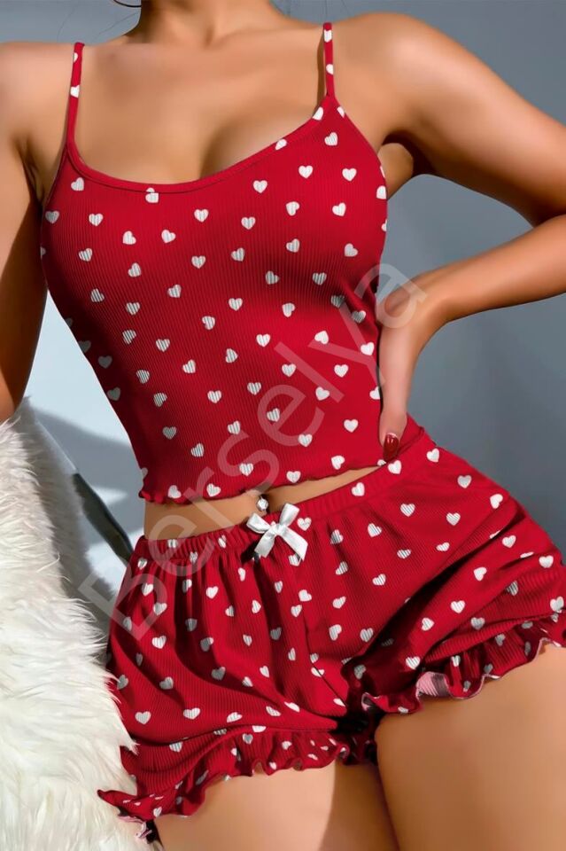 Pamuklu Kırmızı Üstüne Beyaz Kalp Desen Fitilli Askılı Şortlu Pijama Takımı