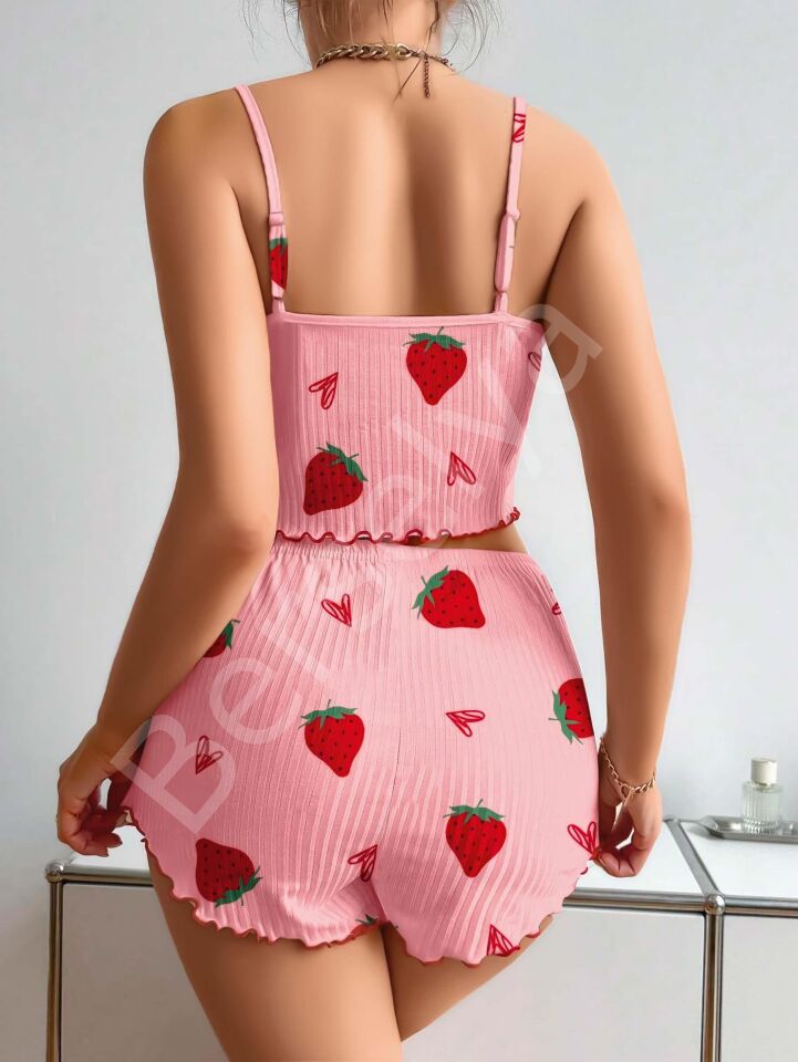 Pamuklu Pembe Üstüne Çilek Desen Fitilli Askılı Şortlu Pijama Takımı