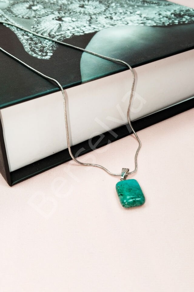 Apatit Doğal Taşı Zincirli El Yapımı Kolye Uç: 2 cm Zincir: 20 cm Kutulu