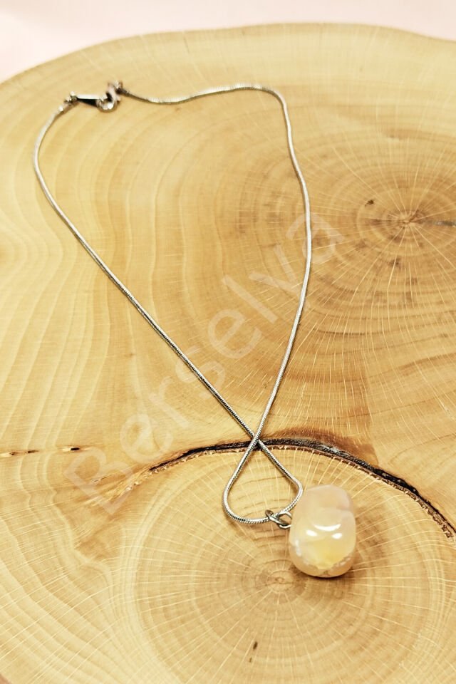 Kalsit Doğal Taşı Zincirli El Yapımı Kolye Uç: 1,5 cm Zincir: 20 cm Kutulu