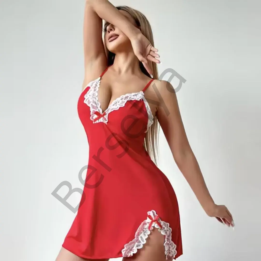 Fiyonklu Dantelli Yırtmaçlı Kırmızı Gecelik