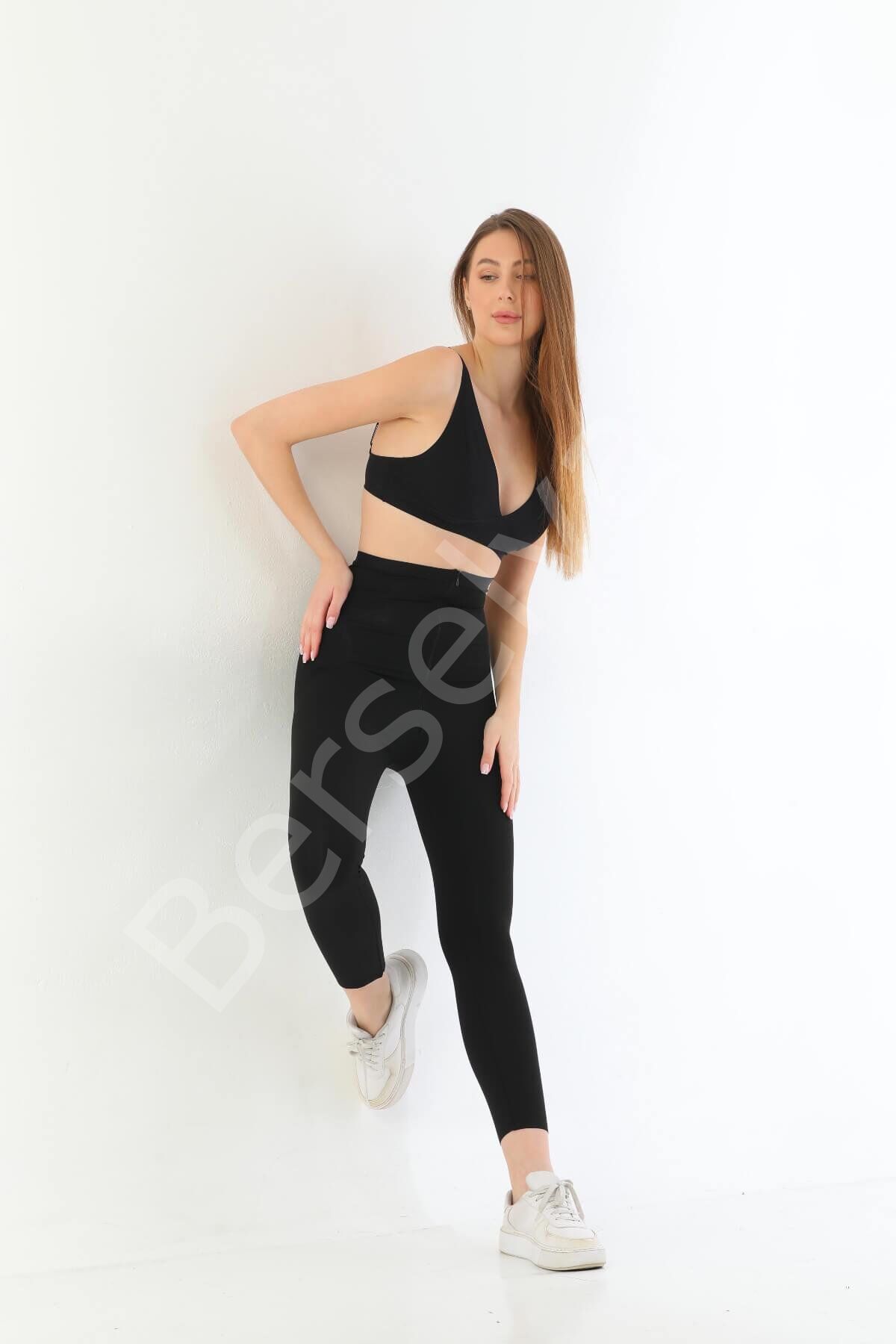 Siyah Mı 2711 Lazer Kesim Fermuarlı Uzun Tayt