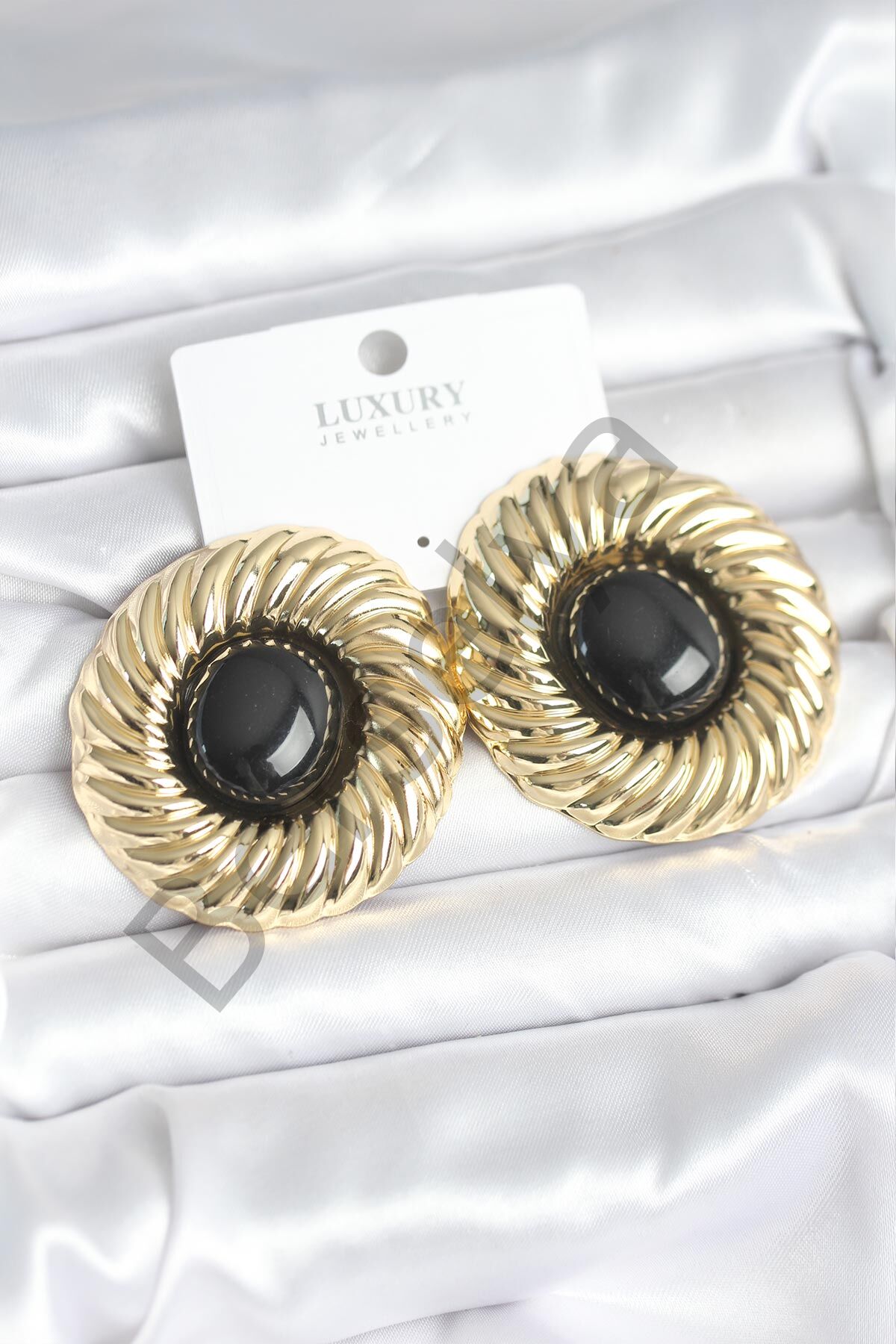 Pirinç Gold Renk Siyah Boncuklu Vintage Kadın Küpe