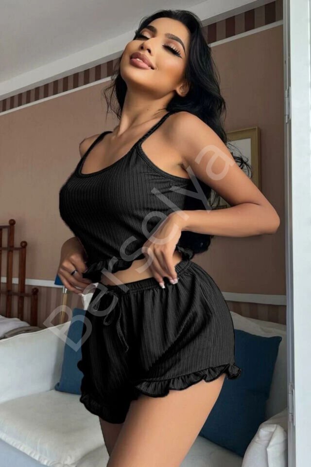 Siyah Mini Arkası Çapraz İpli Şortlu Pijamatakımı