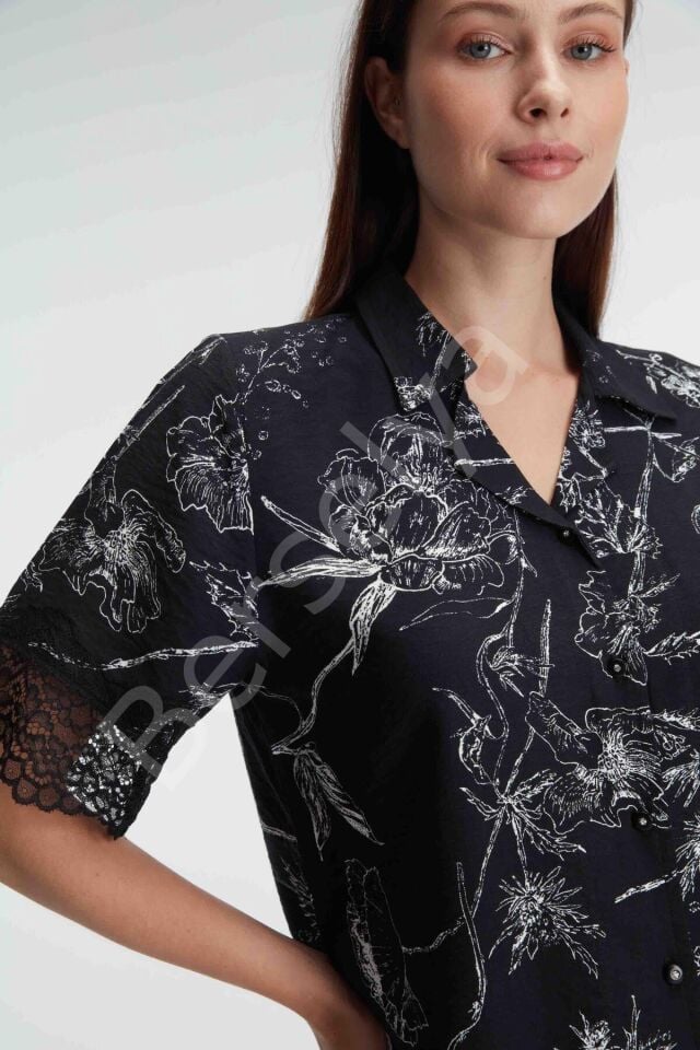 Yarım Kollu V Yaka Kadın Viskon Çiçek Desenli Yazlık Dokuma Dantel Detaylı Pijama Takımı