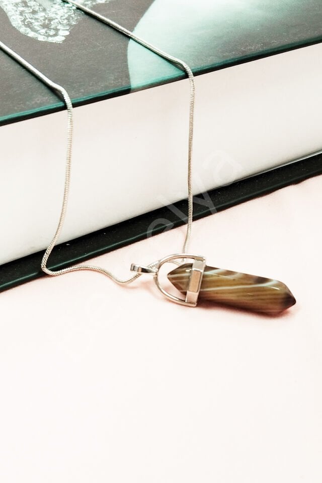 Kahverengi Akik Doğal Taşı Zincirli El Yapımı Tasarımlı Kolye Uç: 3,5 cm Zincir: 20 cm Kutulu