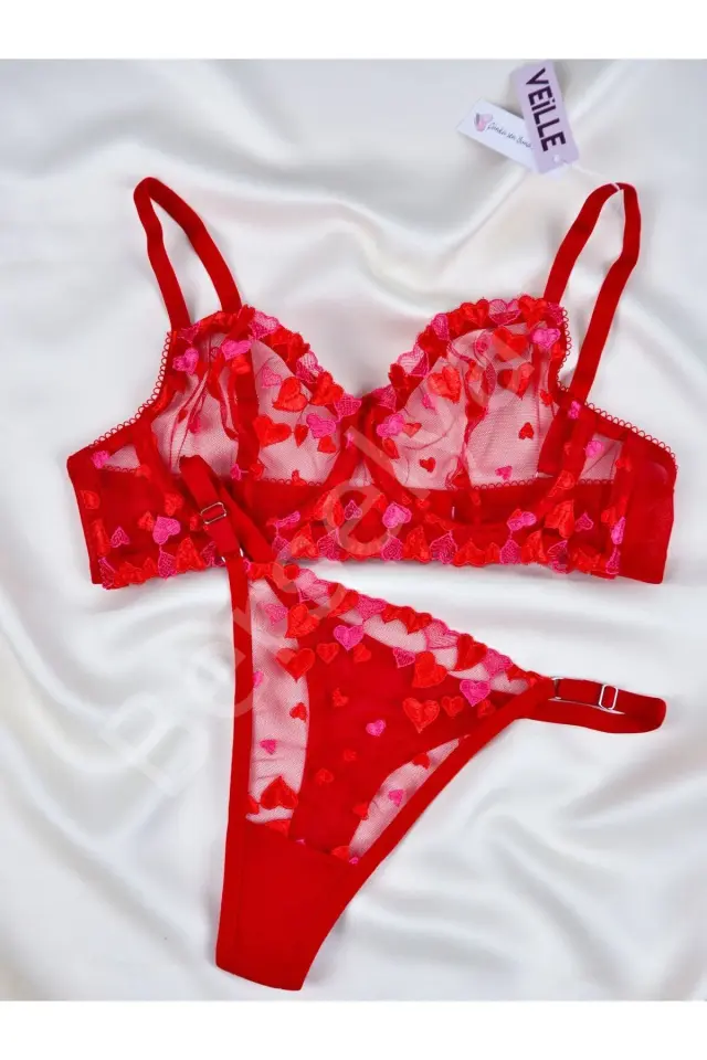 Kadın  Kalpli Kırmızı Dantelli Balenli  Sütyen Külot Takım