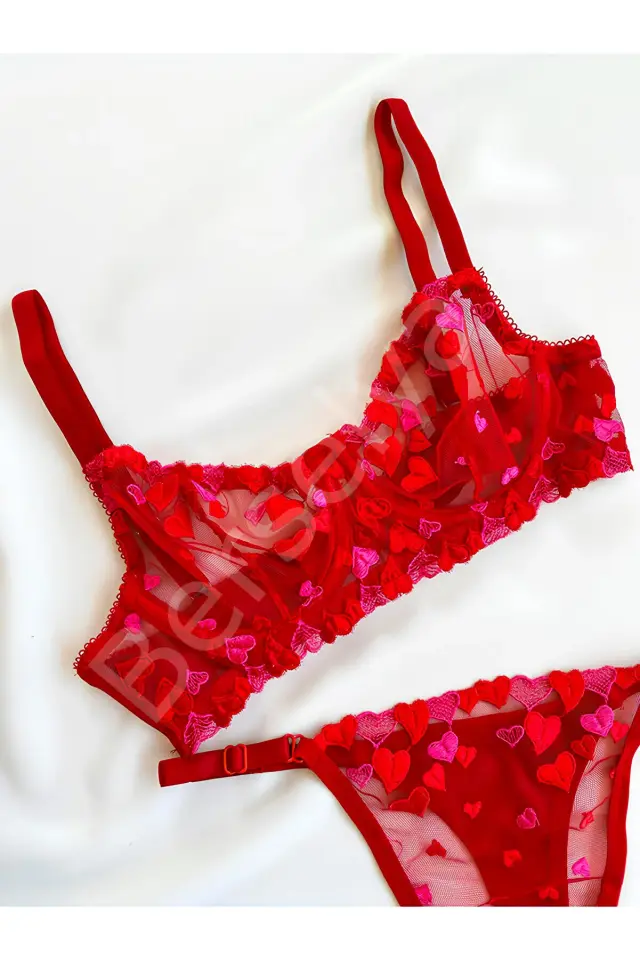 Kadın  Kalpli Kırmızı Dantelli Balenli  Sütyen Külot Takım
