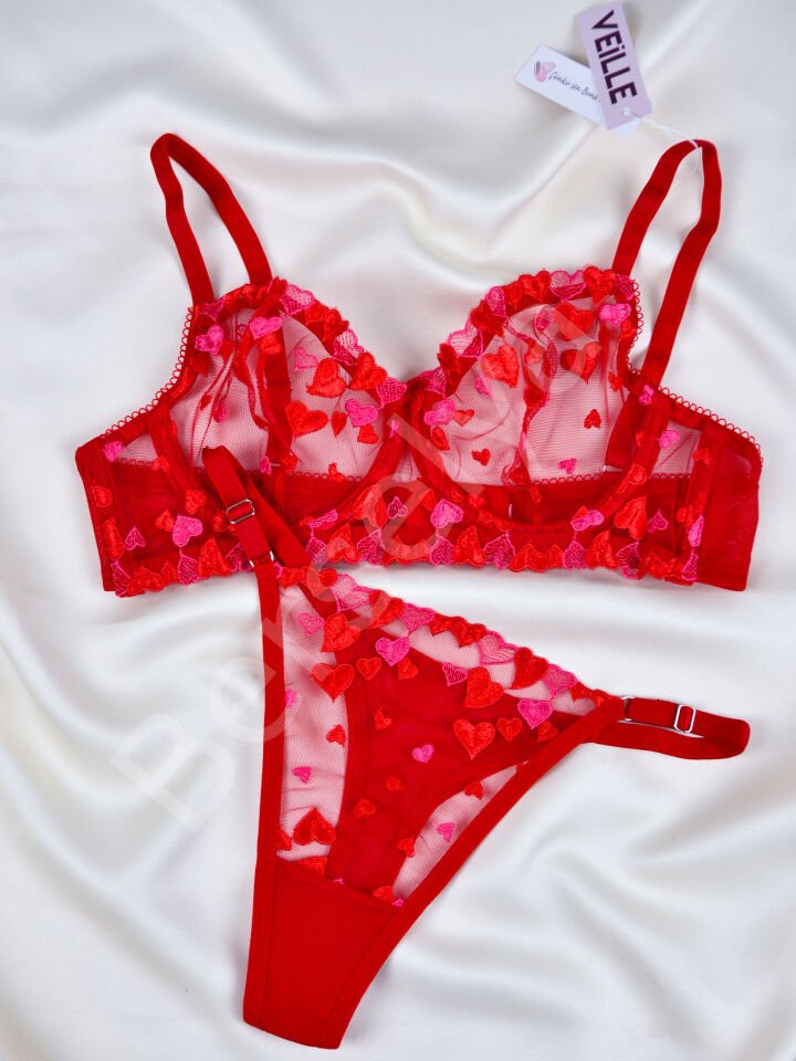 Kadın  Kalpli Kırmızı Dantelli Balenli  Sütyen Külot Takım