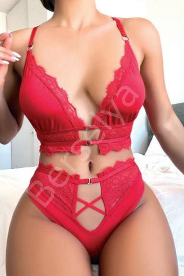 Kadın Kırmızı Dantel Detaylı Fantezi Sütyen Külot Takımı 3605